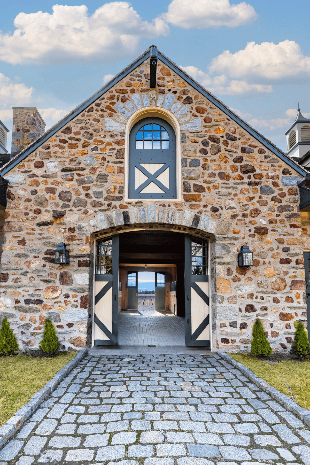 Surrey Bryn Clovis Barn